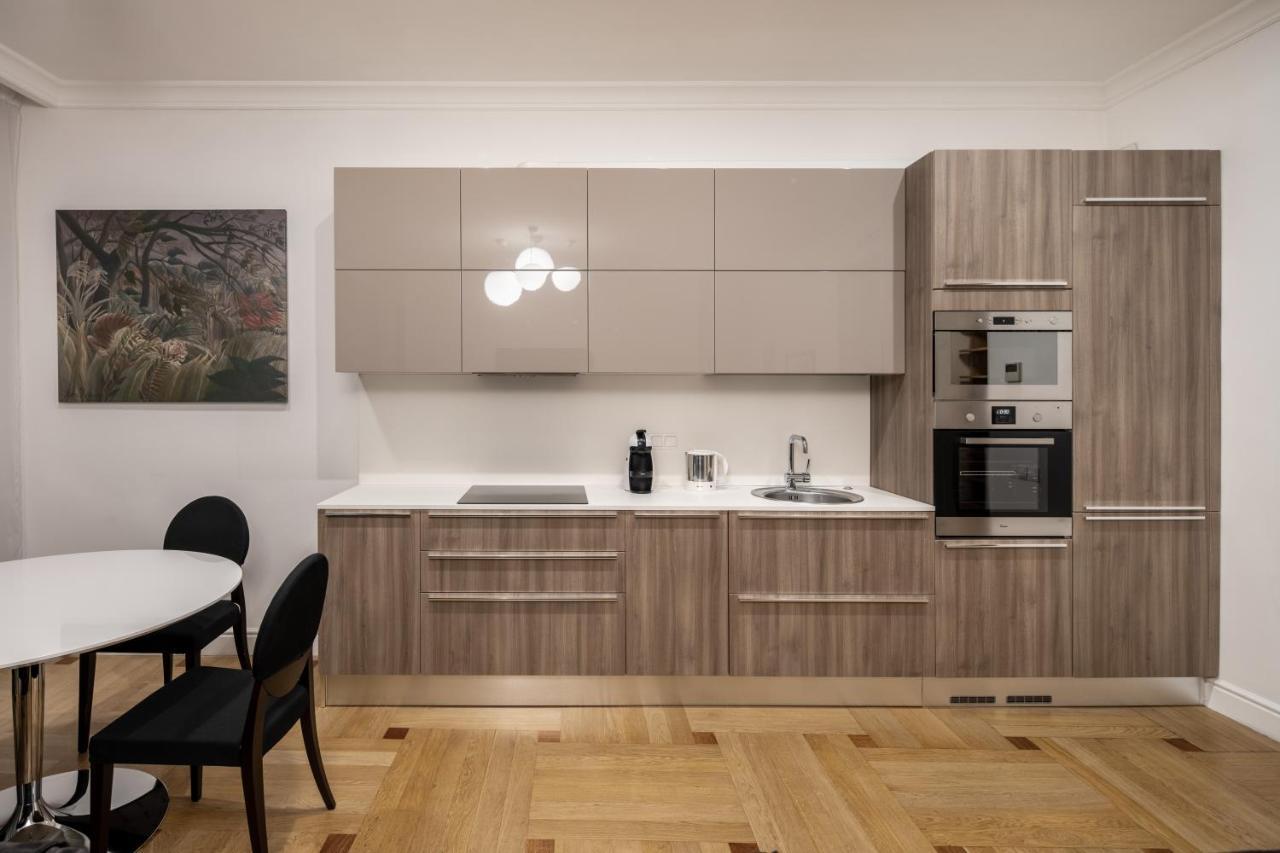 Cityhotel Apartments Kiev Bagian luar foto