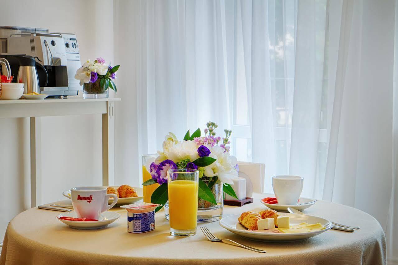 Cityhotel Apartments Kiev Bagian luar foto